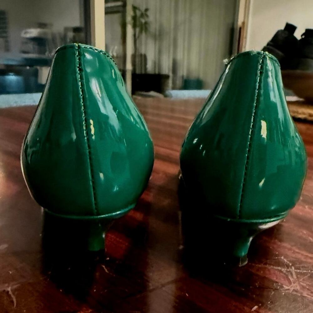 Amarantos Kelly Green Pointy Toe Ultra Low Kitten Heel Patent Leather Pumps 10 - Picture 3 of 5